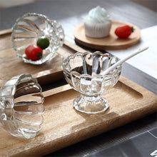 Compact and versatile glass bowls for desserts and salads, comes in a set of 6.