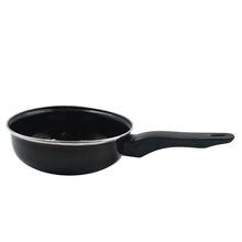 Gas-compatible fry pan with non-stick coating, lid not included